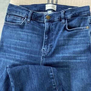 FRAME jeans in excellent shape. Size 29. Straight leg.